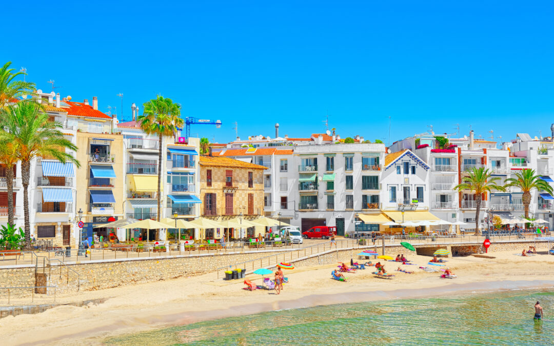 MAYO EN SITGES: EL MES EN QUE EL MERCADO SE DESPIERTA (Y TODO SE ACELERA)